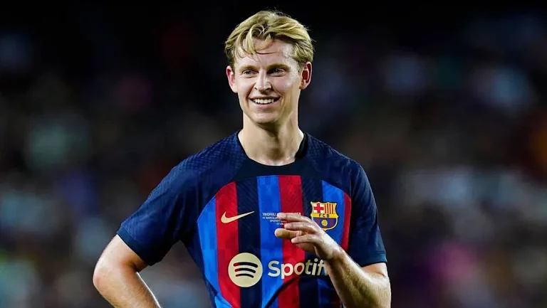 Флик считает Френки де Йонг незаменимым для «Барселоны»