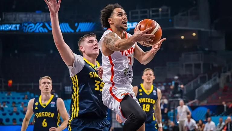 Турция обыграла Швецию в 1/8 финала Евробаскета-2025