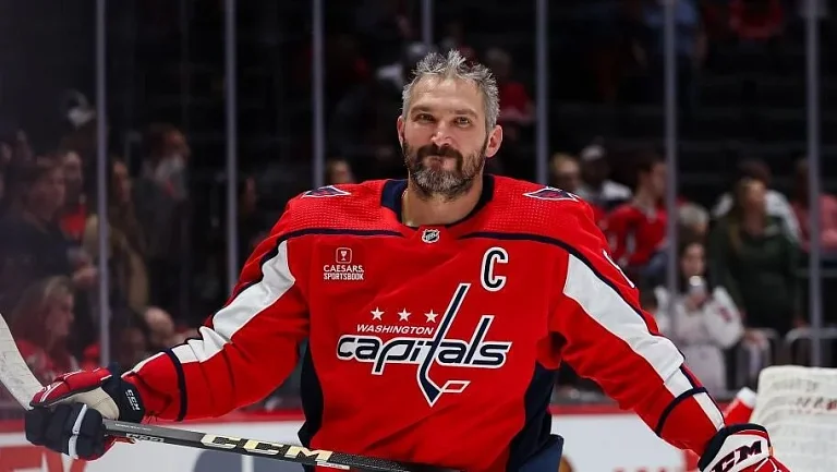 Александр Овечкин в девятый раз получил «Харламов Трофи»