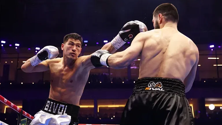 Стало известно, когда может состояться третий бой Бивола и Бетербиева