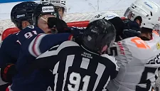 Нападающий «Нефтехимика» Шафигуллин удалён до конца матча за удар по лицу судье