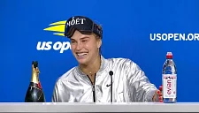 Шампанское и забавные очки: Соболенко отметила победу на US Open