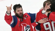 Александр Радулов возвращается на лёд в матче «Локомотива» против «Барыса»