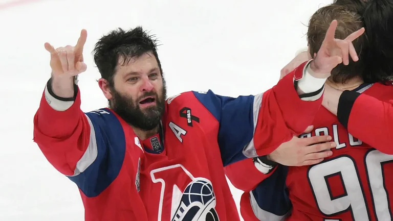 Александр Радулов возвращается на лёд в матче «Локомотива» против «Барыса»