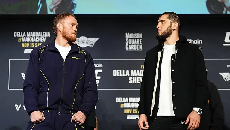 Маддалена пригрозил кулаком Махачеву на битве взглядов перед UFC 322