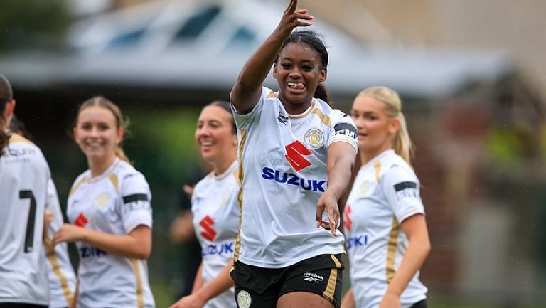 Футбольный клуб «Оксфорд Юнайтед» одержал первую победу за год