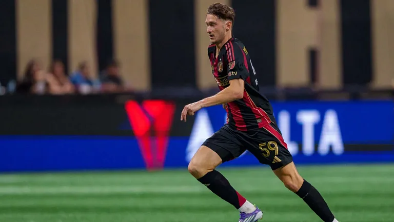 Миранчук отличился в крупной победе «Атланты» над «Атласом» в Кубке лиг