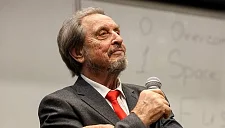 Эррол Маск: «На Западе говорят много лжи о России»