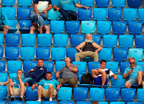 Падение посещаемости российского футбола: причины и последствия


