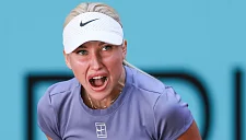 Потапова со сломанным пальцем сыграет против Соболенко в третьем круге AO