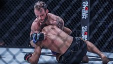 Джарред Брукс нацелился на сабмишен в бою с Мансуром Малачиевым