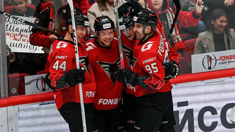 «Авангард» забил пять шайб и обыграл СКА в предсезонном матче