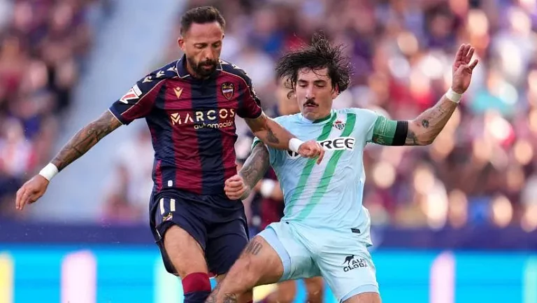 Эктор Бельерин остался недоволен жарой в матче с «Леванте»