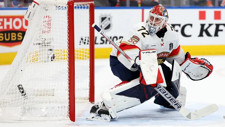 Бобровский подрался с вратарём «Сан-Хосе» в матче НХЛ