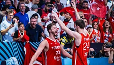 Шенгюн пообещал Османи Rolex за яркую игру с Грецией