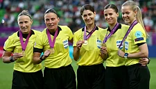 Арбитры чемпионата Испании по футболу среди женщин проходят семинар