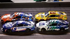 По мнению Кайла Ларсона, гонки на суперспидвеях NASCAR потеряли зрелищность