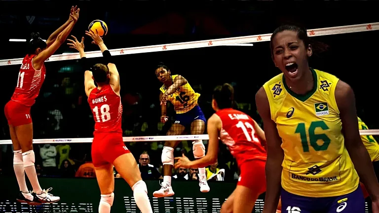 Бразильянка из «Локомотива» Киси Насименто впервые увидела снег 