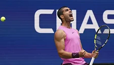 Алькарас поднялся к команде на трибуны после победы на US Open