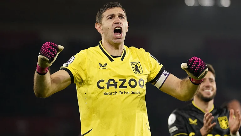 Эмилиано Мартинес продлил контракт с «Астон Вилла» до 2029 года