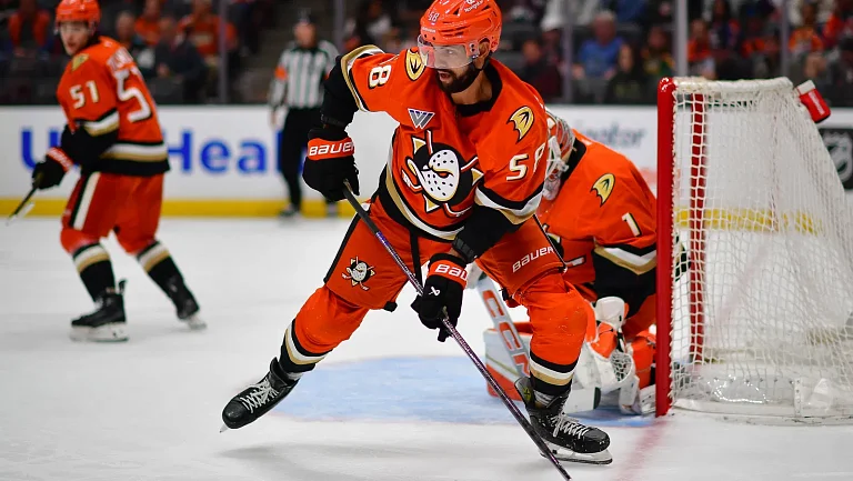 Кайлингтон и Смит будут играть за «Каролина Харрикейнз»