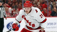 Никишин впервые набрал очко в НХЛ и произнёс речь в раздевалке