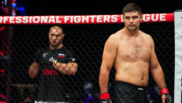 Попов победил Романова в тяжёлом бою на турнире PFL