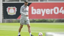 Тен Хаг тестирует схему с тремя защитниками в «Байере»