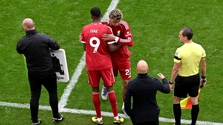 Александер Исак дебютировал в АПЛ в дерби с «Эвертоном»