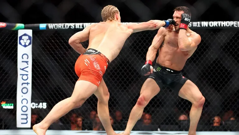 Том Аспиналл раскритиковал бойцовский IQ Майкла Чендлера