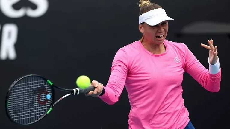 Вера Звонарёва проиграла в первом круге микста на Australian Open-2026