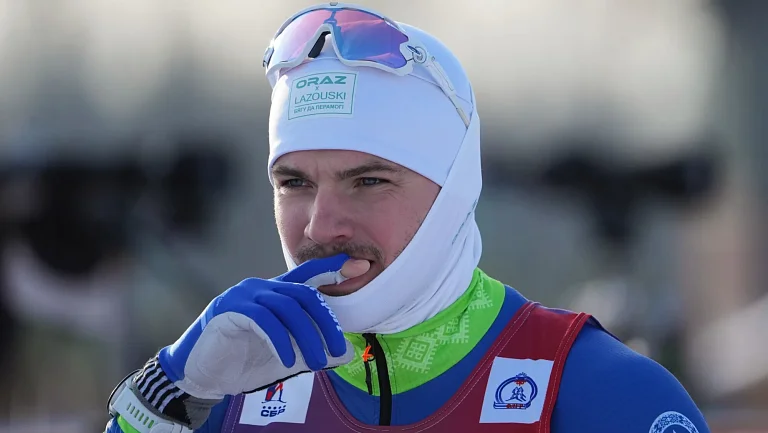 Белорусский биатлонист Лазовский выиграл масс-старт на этапе Кубка Содружества