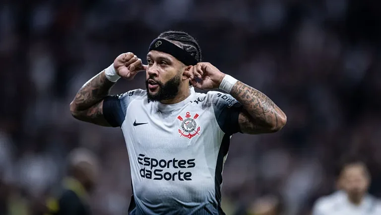 «Коринтианс» задолжал Депаю €1,7 млн