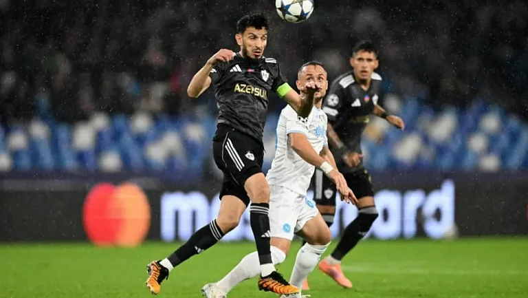 Игрок «Карабаха» потерял сознание во время матча с «Наполи»