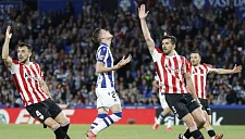 Вальверде будет формировать оборону пока только с Вивианом и Паредесом