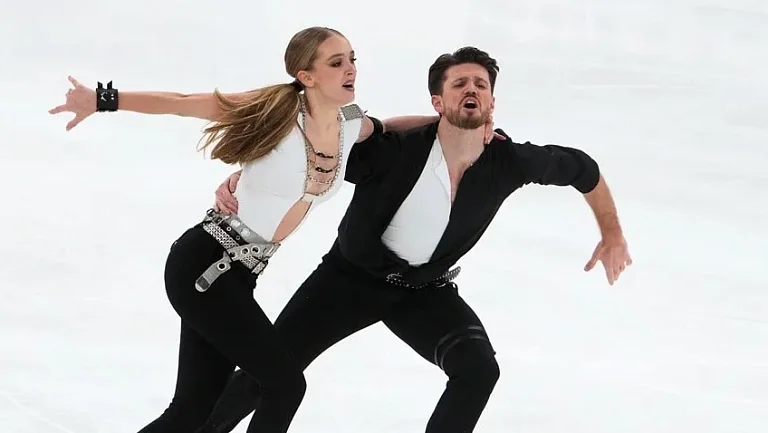 Александра Степанова и Иван Букин победили на этапе Гран‑при в Красноярске