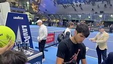 Карлос Алькарас снова выйдет на матч с носовой лентой в решающей встрече с Александром Зверевым