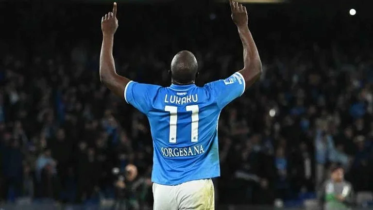 Прошедший матч Наполи – Милан: тактика Конте и дань уважения погибшему фану