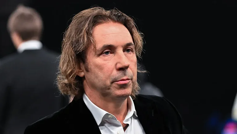 Мостовой назвал нелогичным совмещение тренерских постов Карпиным