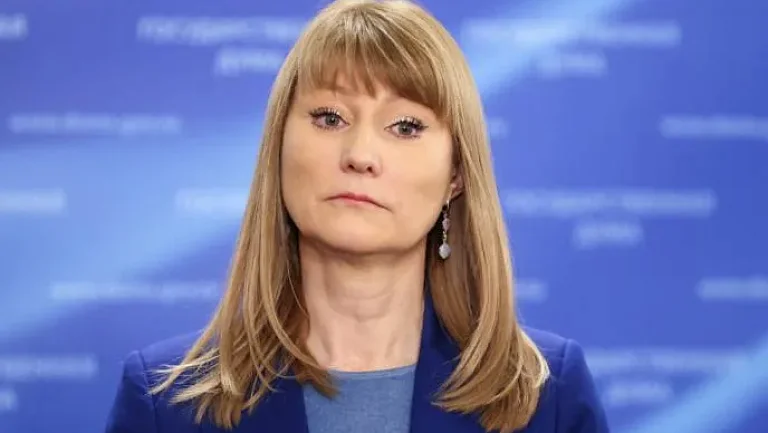 Журова хочет сравнить сложности в возвращении на лёд Трусовой и Валиевой