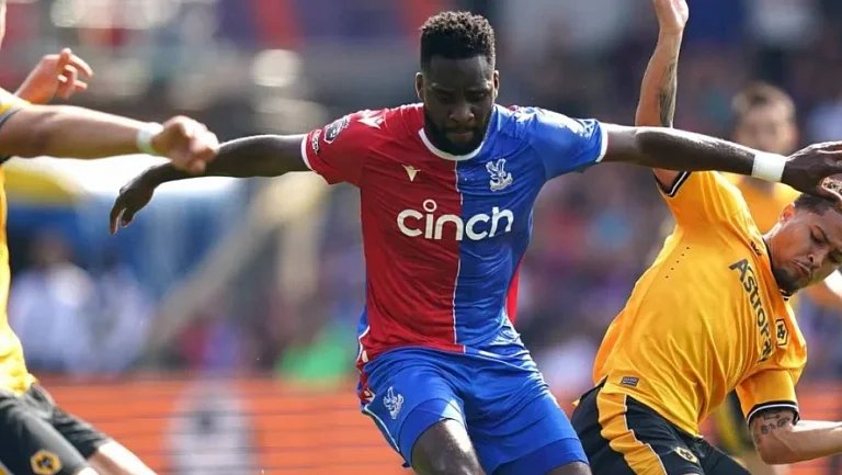 Трансфер нападающего «Кристал Пэлас» в «Ниццу» осложнился