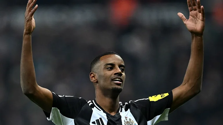 Исак готов смягчить позицию по «Ньюкаслу» при условии отказа «Ливерпуля»