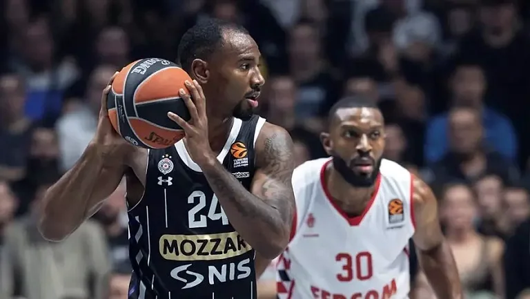 Айзейя Майк подписал двухлетний контракт с мюнхенской «Баварией»