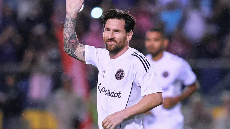 Жена Месси показала рождественские фото с легендарным футболистом