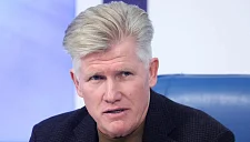 Васильев раскритиковал реакцию Большунова: Надо уметь сохранять лицо