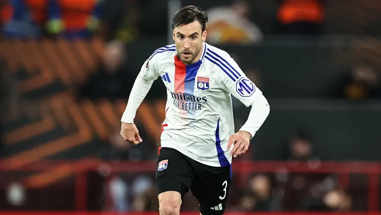 Тальяфико продлевает контракт с «Лионом»