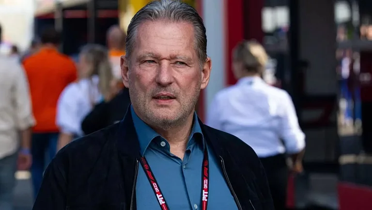 Йос Ферстаппен ответил отцу Переса на критику Red Bull