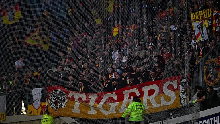 Фанаты «Ланса» пережили хаос и насилие в Париже