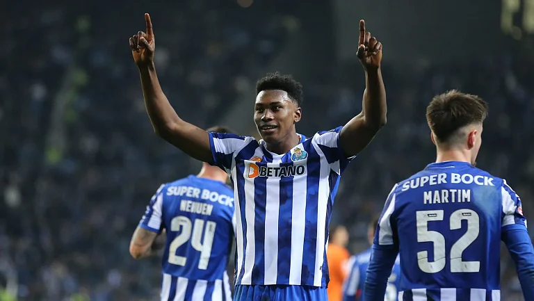 «Ньюкасл» хочет подписать Саму Агехова 