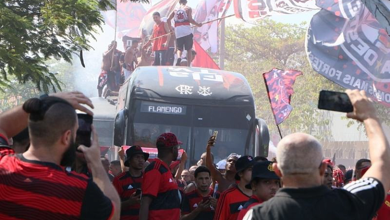 Автобус с болельщиками бразильского «Фламенго» попал в ДТП 